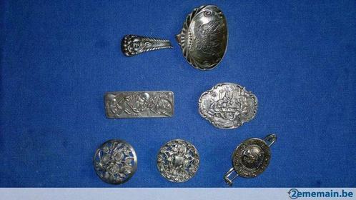 Lot de 5 broches anciennes en métal argent, Handtassen en Accessoires, Broches, Gebruikt, Overige materialen, Ophalen
