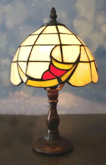 tiffanylamp beschikbaar voor biedingen
