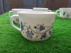 Tasse Arcopal blanche motif fleurs bleues + sous-tasse blanc, Maison & Meubles, Cuisine | Vaisselle, Tasse(s) et/ou soucoupe(s)