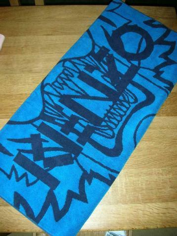 Kenzo beach towel Newtiger cobalt 90/160cm, Enlèvement ou Envoi, Neuf