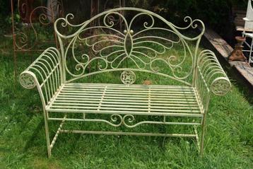 Banc de jardin en fer forgé (modèle papillon) beschikbaar voor biedingen