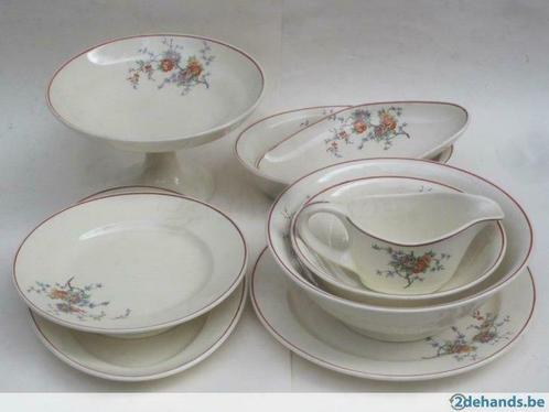Belle vaisselle de Boch avec des fleurs - 9 pièces de forme, Antiquités & Art, Antiquités | Céramique & Poterie, Enlèvement