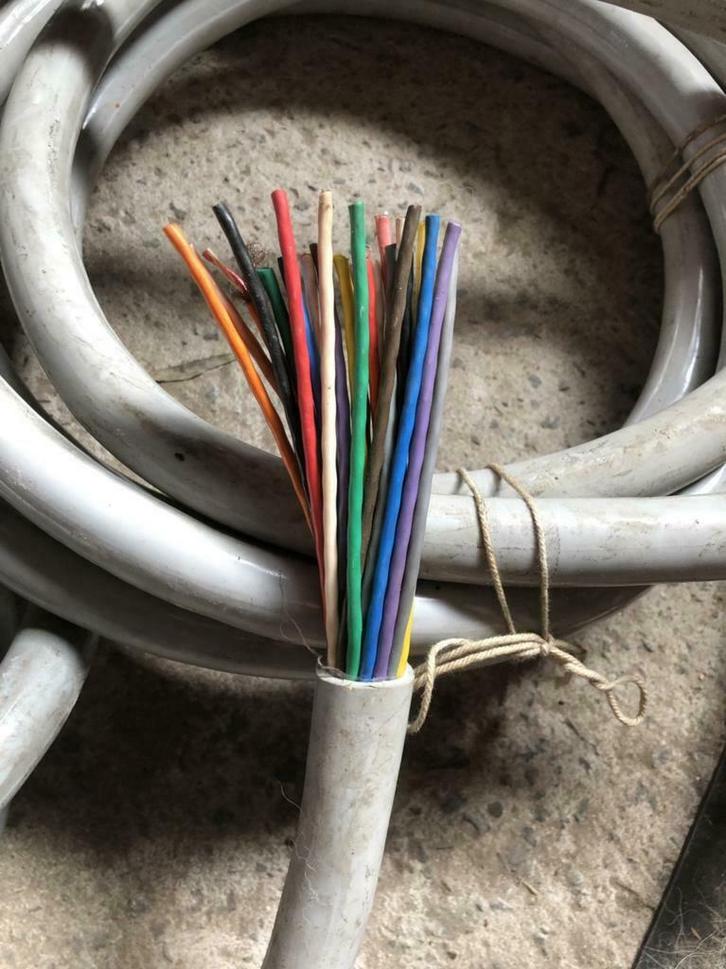 Afgeschermde audiokabel : 24 paar en 14 paar ., Audio, Tv en Foto, Audiokabels en Televisiekabels, Zo goed als nieuw, Overige kabels