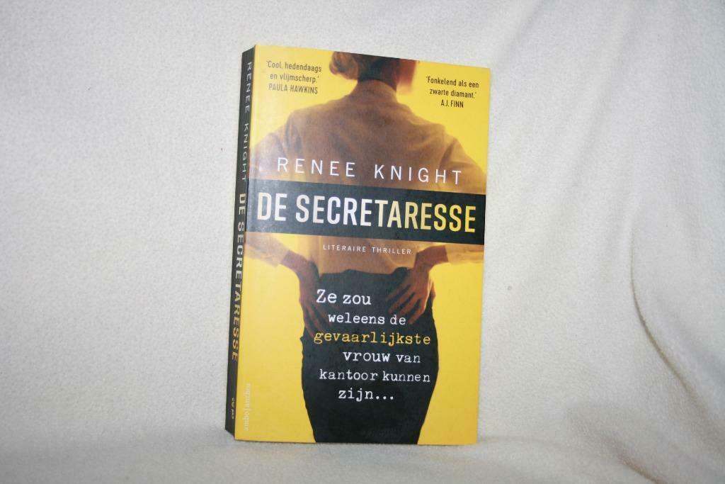 Perfecte staat / De secretaresse – Renee Knight, Boeken, Thrillers, Zo goed als nieuw, België, Ophalen of Verzenden