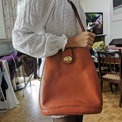 Sac Louis vutton en bandoulière, Bijoux, Sacs & Beauté, Sacs | Sacs Femme, Comme neuf, Sac à main, Orange