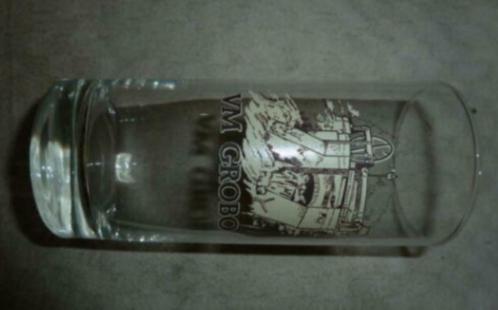 #M glas " VM GROBO " Wapenschild & foto brug over rivier ", Verzamelen, Glas en Drinkglazen, Nieuw, Overige typen, Ophalen of Verzenden
