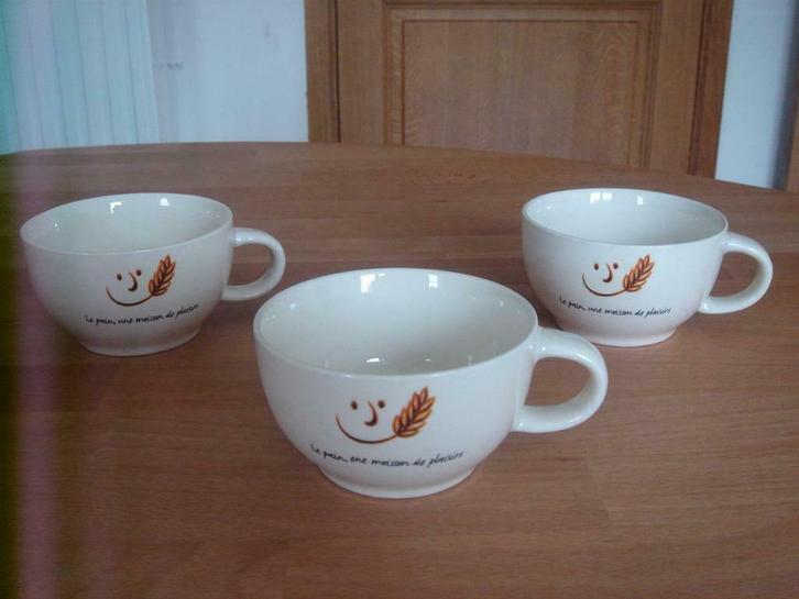 Trio de tasses à café, Maison & Meubles, Cuisine | Vaisselle, Comme neuf, Tasse(s) et/ou soucoupe(s), Autres styles, Enlèvement ou Envoi