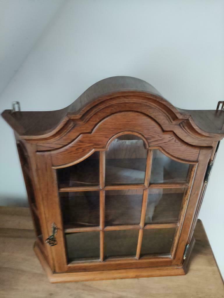 Fantastisch. Prachtige vitrine in nieuwstaat massief hout, Antiek en Kunst, Antiek | Meubels | Kasten, Ophalen