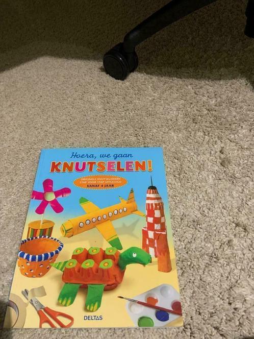 Hoera we gaan knutselen, Boeken, Kinderboeken | Kleuters, Zo goed als nieuw, Non-fictie, 5 of 6 jaar, Jongen of Meisje, Ophalen