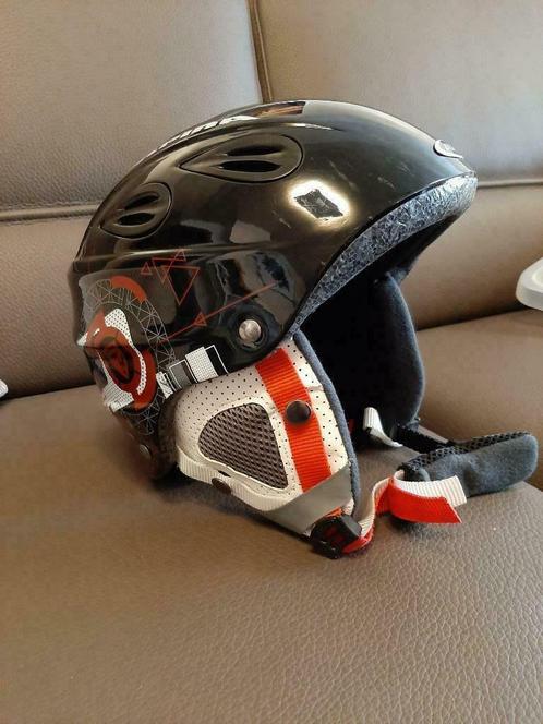 Ski Helm - Ski Handschoenen- Ski Jas (3 x Junior-maten), Sport en Fitness, Skiën en Langlaufen, Zo goed als nieuw, Overige typen