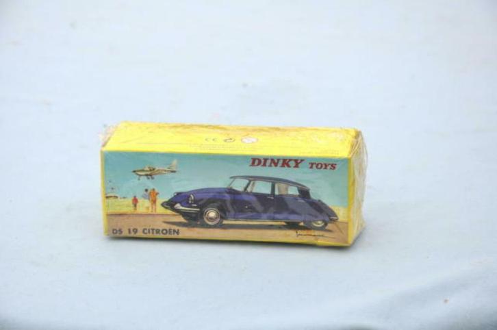 § reprodution dinky toys ds 19 citroen, Verzamelen, Automerken, Motoren en Formule 1, Nieuw, Auto's, Ophalen of Verzenden