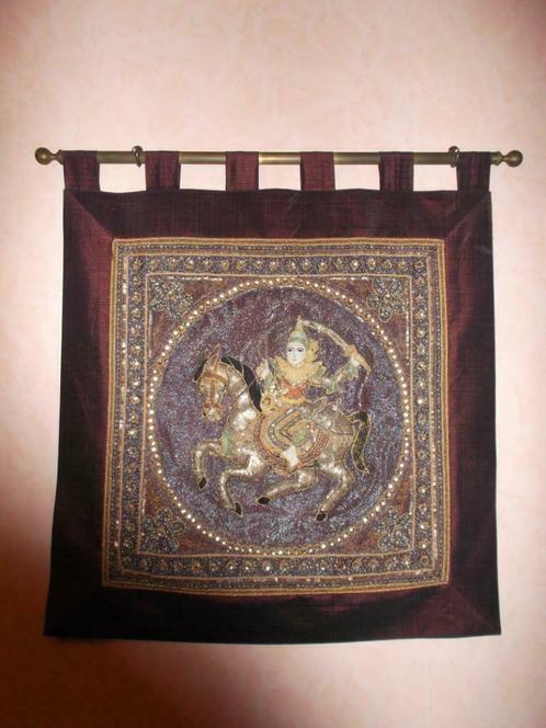 Wandtapijt in reliëf, Antiek en Kunst, Antiek | Tapijten, Tafelkleden en Textiel, Ophalen of Verzenden