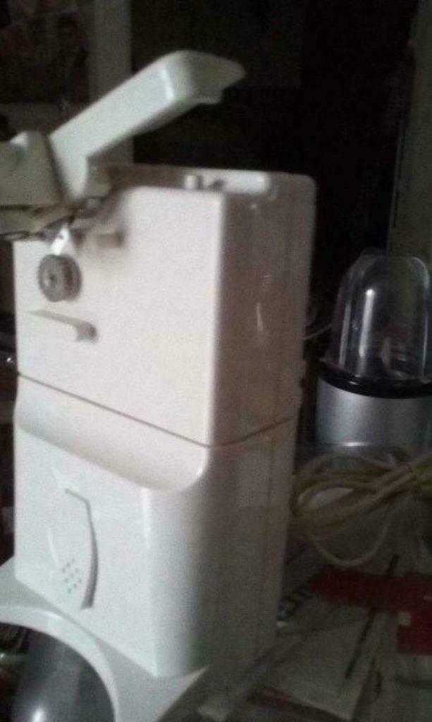 Ouvre-boîte électrique, Diversen, Overige Diversen, Zo goed als nieuw, Ophalen