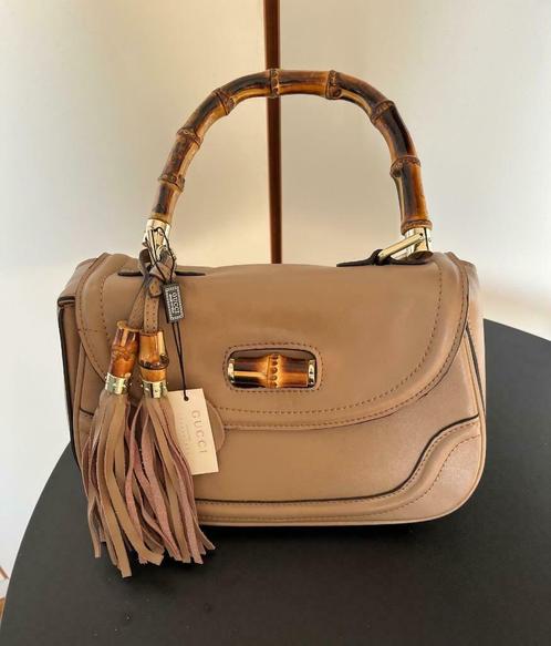 GUCCI BAG in Camel Shade New Bamboo Handle., Handtassen en Accessoires, Tassen | Damestassen, Zo goed als nieuw, Handtas, Beige