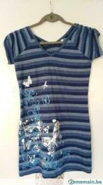 T-shirt bleu avec papillons, Manches courtes, Taille 38/40 (M), Bleu, Porté