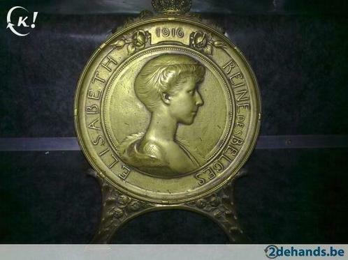 Koperen bord "Koningin Elisabeth", Antiquités & Art, Antiquités | Bronze & Cuivre