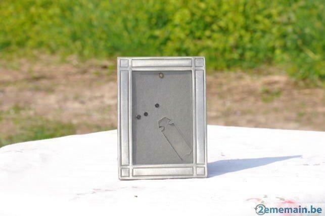 cadre art deco en etain carré sculpté a chaque coin, Antiquités & Art, Antiquités | Accessoires de maison