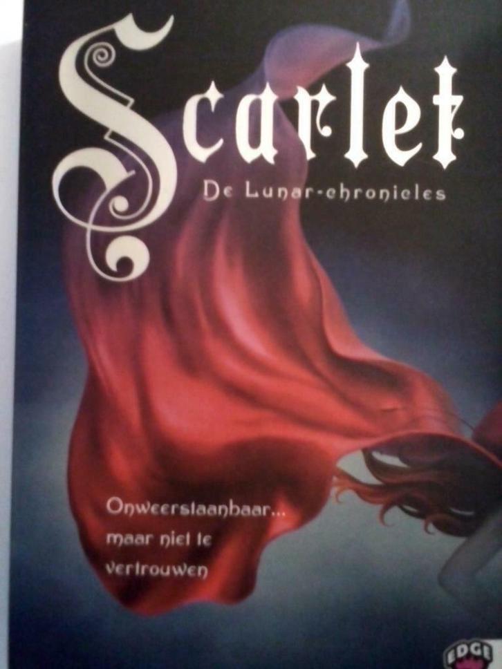 SCARLET. Marissa Meyer. Fantasy., Boeken, Fantasy, Zo goed als nieuw, Ophalen