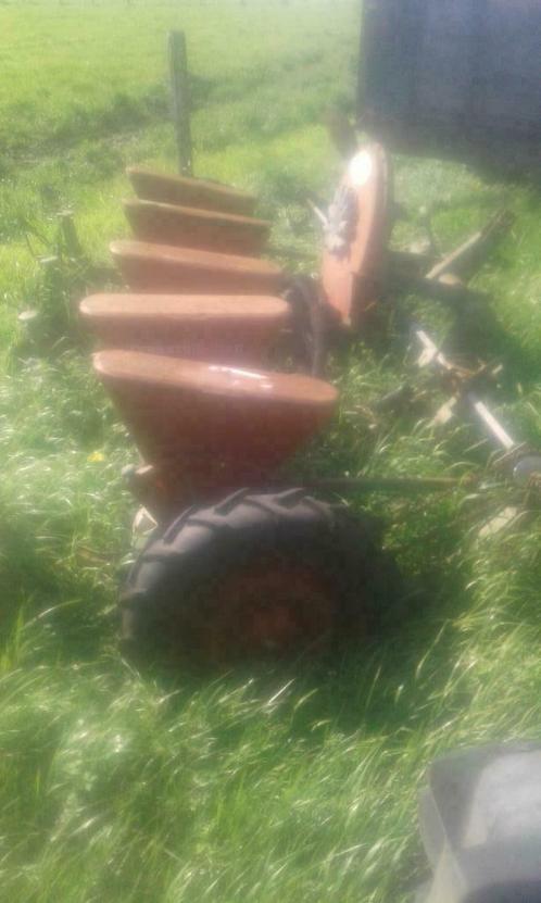 Nodet maisplanter mais zaaimachine lage prijs, Zakelijke goederen, Landbouw | Werktuigen, Akkerbouw, Zaaien, Planten of Poten