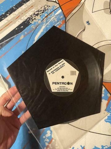 Pentagon - Spook in the house shaped vinyl beschikbaar voor biedingen