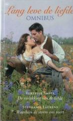 Omnibus Lang leve de liefde / Bertrice Small en, Ophalen of Verzenden, Zo goed als nieuw