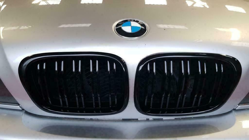 CALANDRES DOUBLES LIGNES LOOK M POUR BMW SÉRIE 5 E39 (95-03), Autos : Divers, Tuning & Styling, Enlèvement ou Envoi