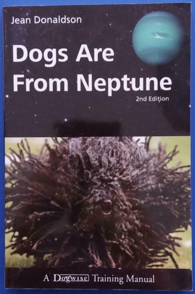 Boek voor hondentraining: Dogs are from Neptune, Boeken, Dieren en Huisdieren, Zo goed als nieuw, Ophalen of Verzenden