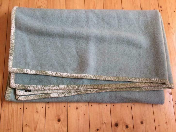 Pastelgroen deken plaid 1.90 bij 2.30 meter groen pastel, Huis en Inrichting, Woonaccessoires | Plaids en Woondekens, Gebruikt