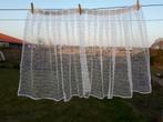Glasgordijn afgewerkt 85 cm breed 68 cm hoog met de haakjes, Huis en Inrichting, Stoffering | Gordijnen en Lamellen, Ophalen of Verzenden