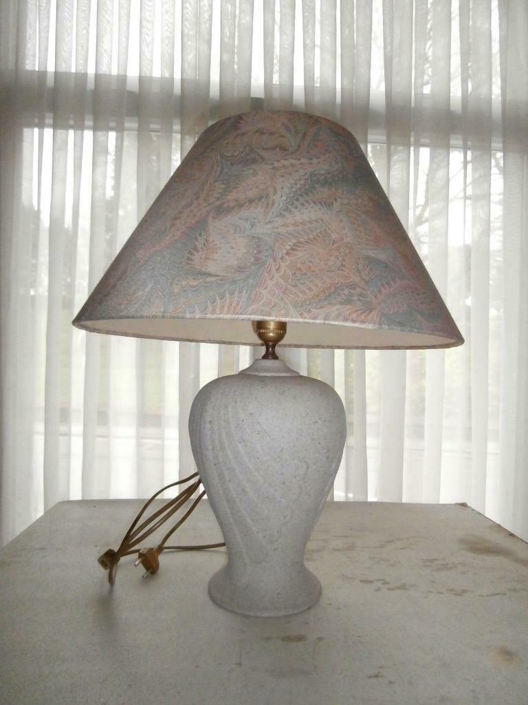 Lampe avec abat-jour, Enlèvement, Utilisé