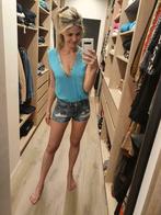 Jeans shortje met pareltjes NIEUW, Kleding | Dames, Spijkerbroeken en Jeans, Ophalen of Verzenden, Nieuw, Blauw, W27 (confectie 34) of kleiner