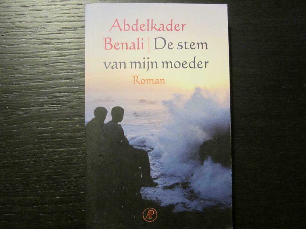 De stem van mijn moeder (Abdelkader Benali), Boeken, Literatuur, Zo goed als nieuw, Nederland, Ophalen of Verzenden