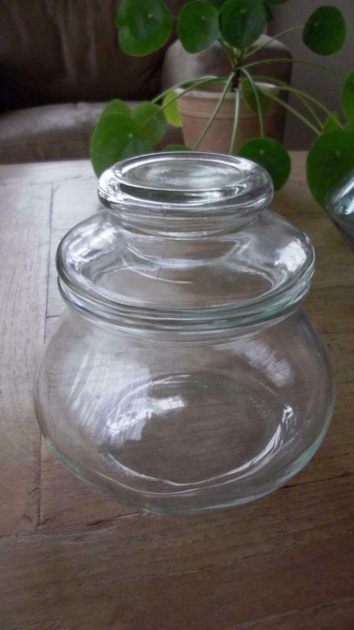 Glazen Pot met glazen dop, Huis en Inrichting, Keuken | Servies, Zo goed als nieuw, Glas, Ophalen of Verzenden