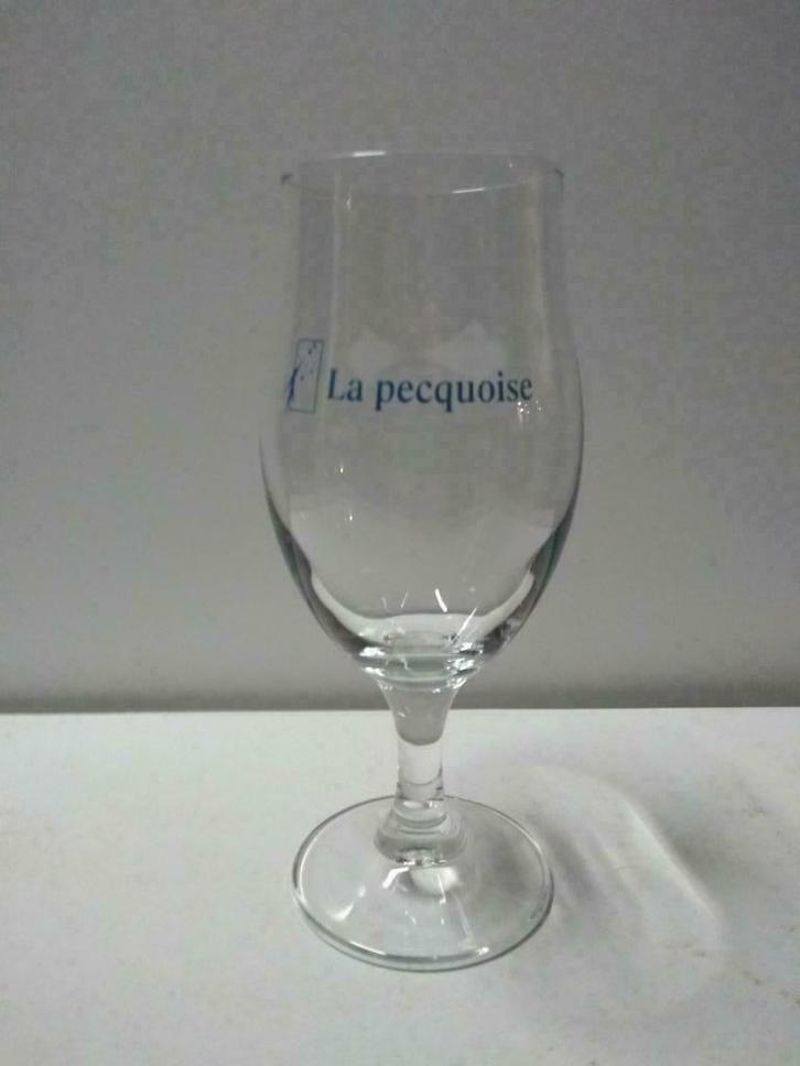 Bierglas “La Pecquoise”, Verzamelen, Glas en Drinkglazen, Zo goed als nieuw, Bierglas, Ophalen of Verzenden