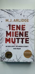 M.J. Arlidge - Iene Miene Mutte, Comme neuf, Enlèvement ou Envoi, M.J. Arlidge