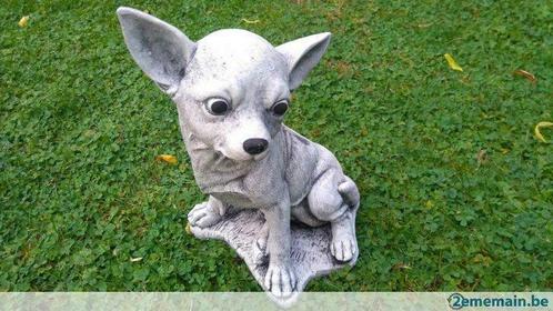 Chihuahua en pierre patinée, Jardin & Terrasse, Statues de jardin, Neuf, Animal, Pierre, Enlèvement ou Envoi