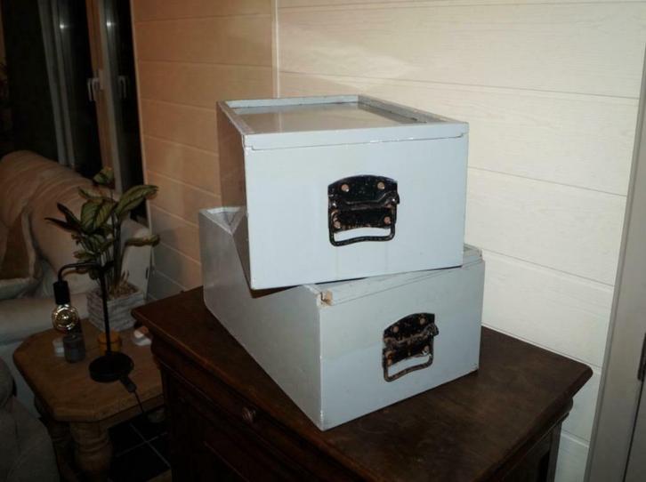 2 oude houten vintage kisten met schuifdeksel 49 x 33 H 22, Antiek en Kunst, Curiosa en Brocante, Ophalen of Verzenden