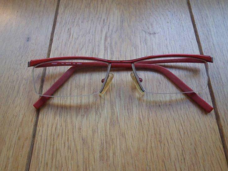 bril / montuur #1, Handtassen en Accessoires, Zonnebrillen en Brillen | Dames, Gebruikt, Bril, Ophalen of Verzenden