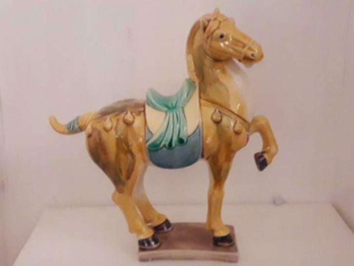Majolica Porselein Paardje - 'Sancai' Tang Dynastie, Antiek en Kunst, Antiek | Porselein, Ophalen of Verzenden