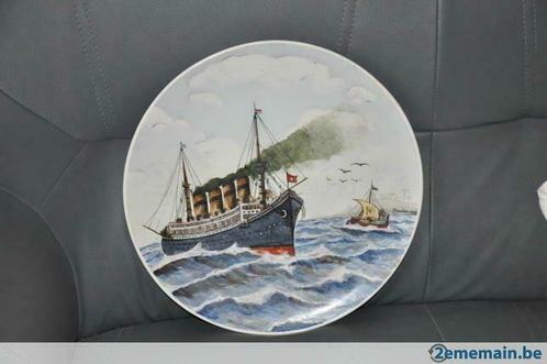 grand plat mural bateau peint main signé Marlier, Antiquités & Art, Antiquités | Céramique & Poterie