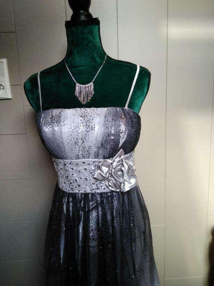 Grijs-zilverkleurige kleed voor speciale gelegenheden, Kleding | Dames, Gelegenheidskleding, Nieuw, Overige typen, Maat 36 (S)