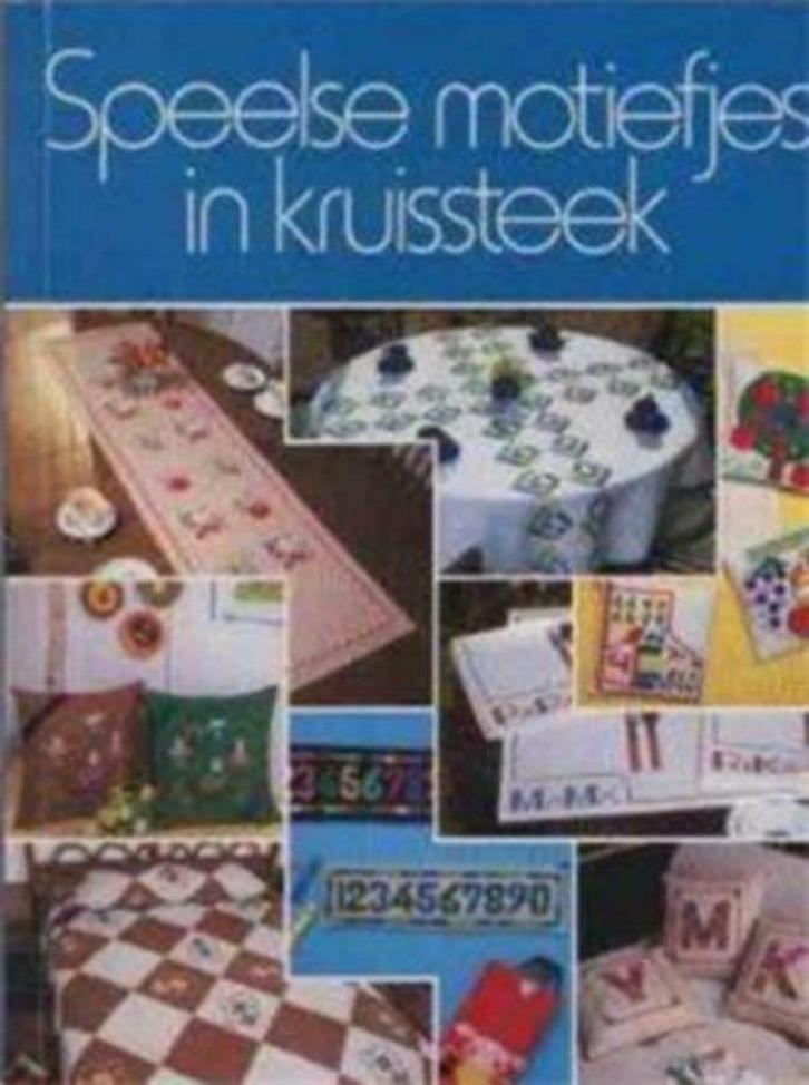Speelse motiefjes in kruissteek, Boeken, Hobby en Vrije tijd, Gelezen, Borduren en Naaien, Ophalen of Verzenden