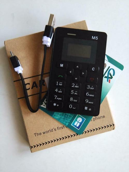Mini gsm ultra plat quadribande format carte de crédit NEUF, Telecommunicatie, Mobiele telefoons | Overige merken, Nieuw, Zonder abonnement
