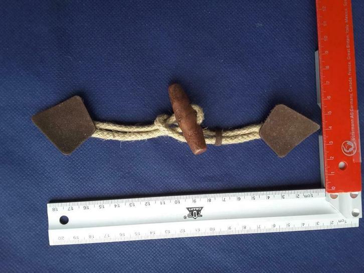 brandebourg imitation daim brun avec bûchette bois  5 cm, Hobby & Loisirs créatifs, Couture & Fournitures, Neuf, Enlèvement ou Envoi