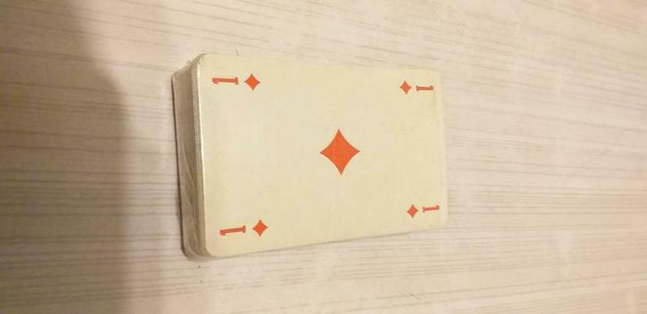 jeu de 54 cartes lyra gold, Hobby & Loisirs créatifs, Jeux de cartes à collectionner | Pokémon, Neuf, Autres types, Enlèvement ou Envoi