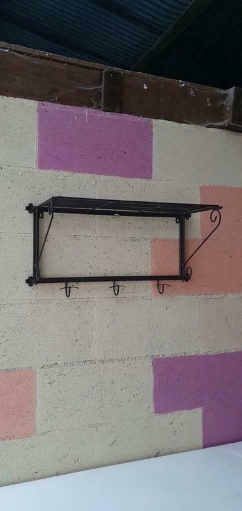 Porte manteau - étagère à chapeaux - Maisons du monde, Maison & Meubles, Accessoires pour la Maison | Étagères, Neuf, Envoi