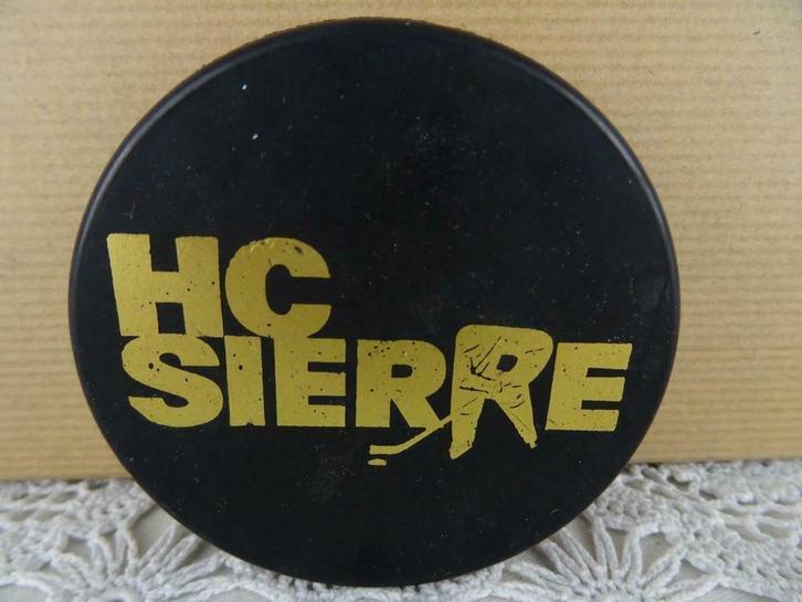 Vintage ijshockey puck HC Sierre HC Sierre-Anniviers ca 1980, Sport en Fitness, IJshockey, Gebruikt, Puck, Ophalen of Verzenden