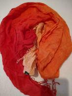 x Sjaal Esprit  met zachte oranje tinten
