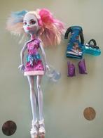 Monster High - Abbey Bominable +vêtement, Kinderen en Baby's, Speelgoed | Poppen, Ophalen of Verzenden, Zo goed als nieuw, Overige typen