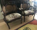 Paar oude Cabriolets in gesneden hout en riet, Antiek en Kunst, Antiek | Meubels | Stoelen en Sofa's